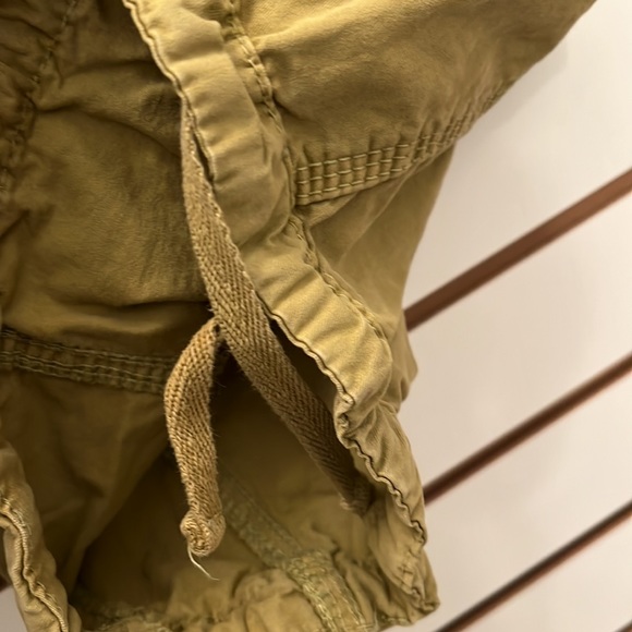 Summertime or vacation cargo shorts - Picture 3 of 6